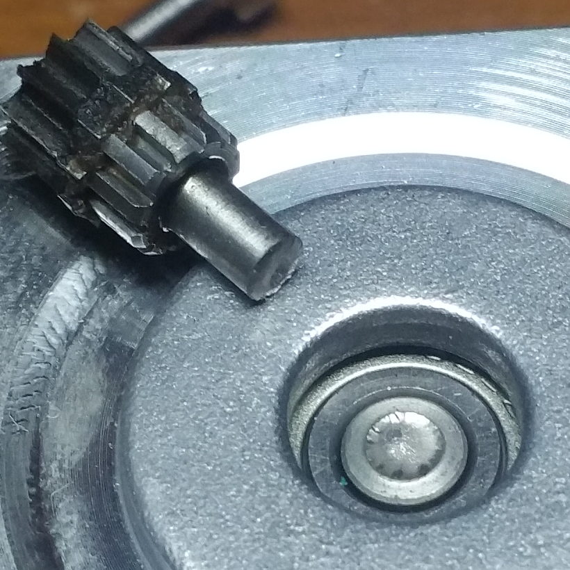 PcS - Broken M2 extruder motor shaft - detail.jpg