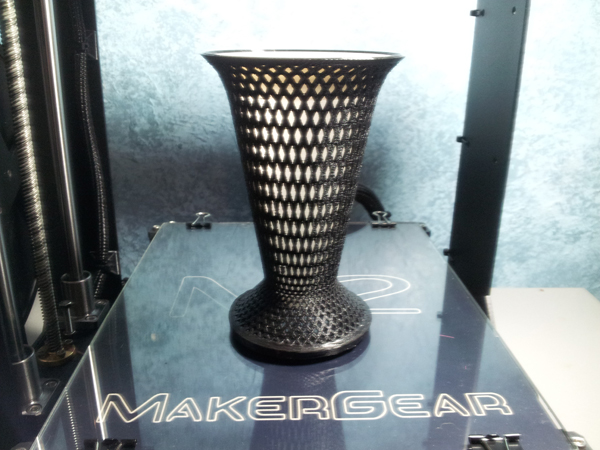 zucco-vase-in.jpg